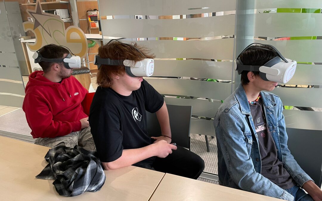 Expérience immersive avec les casques de réalité virtuelle pour les élèves de l’E2C d’Arras
